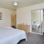 Weston Villa - Spacious & Family Friendly - Bookahome